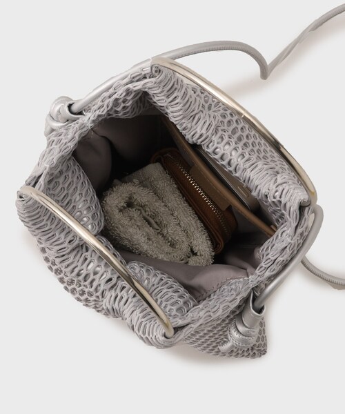 GALLEST（ギャレスト）の「【CONTROL FREAK】メッシュコンビリングバッグ（ハンドバッグ・レディース・アイボリー/シルバー/ネイビー・00）」の12枚目の写真