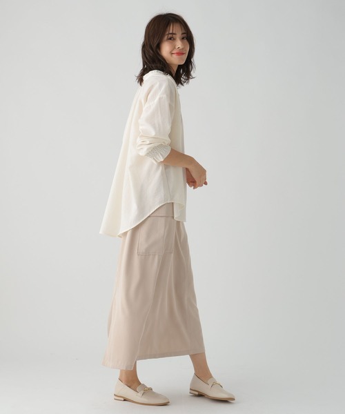 Elura（エルーラ）の「アイロンいらずセミシアブラウス/105292/セミシアー/透け（シャツ/ブラウス・レディース・ホワイト/チャコールグレー/ライトイエロー/ライトブルー・SMALL/MEDIUM/LARGE）」の6枚目の写真