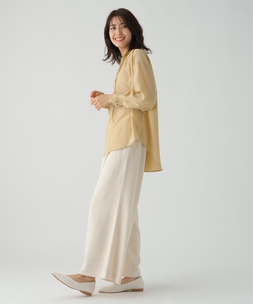 Elura（エルーラ）の「アイロンいらずセミシアブラウス/105292/セミシアー/透け（シャツ/ブラウス・レディース・ホワイト/チャコールグレー/ライトイエロー/ライトブルー・SMALL/MEDIUM/LARGE）」の10枚目の写真