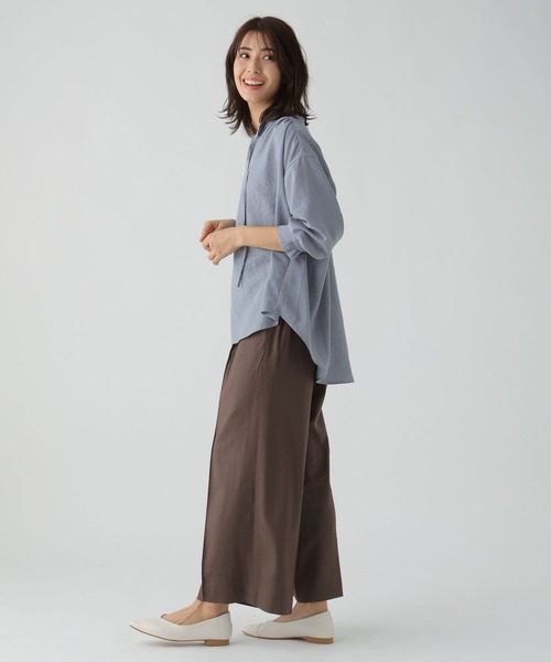 Elura（エルーラ）の「アイロンいらずセミシアブラウス/105292/セミシアー/透け（シャツ/ブラウス・レディース・ホワイト/チャコールグレー/ライトイエロー/ライトブルー・SMALL/MEDIUM/LARGE）」の16枚目の写真