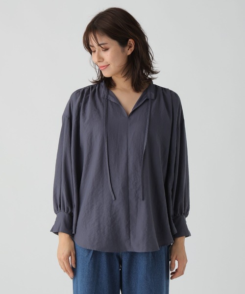 Elura（エルーラ）の「アイロンいらずセミシアブラウス/105292/セミシアー/透け（シャツ/ブラウス・レディース・ホワイト/チャコールグレー/ライトイエロー/ライトブルー・SMALL/MEDIUM/LARGE）」の21枚目の写真