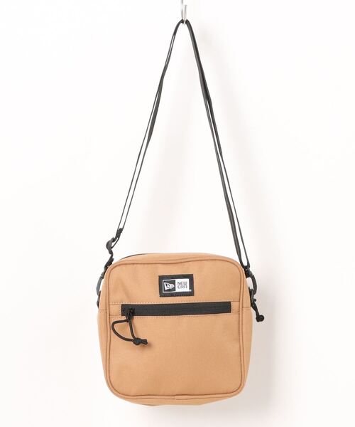 NEW ERA(ニューエラ)の「【NEW ERA/ニューエラ】スクエア ショルダーポーチ 1.5L(ショルダーバッグ・メンズ・ブラック系その他/ブロンズ/その他1/ローズ/レッド/ストーン/オリーブ/グレー系その他/ブルー系その他・FREE)」の9枚目の写真