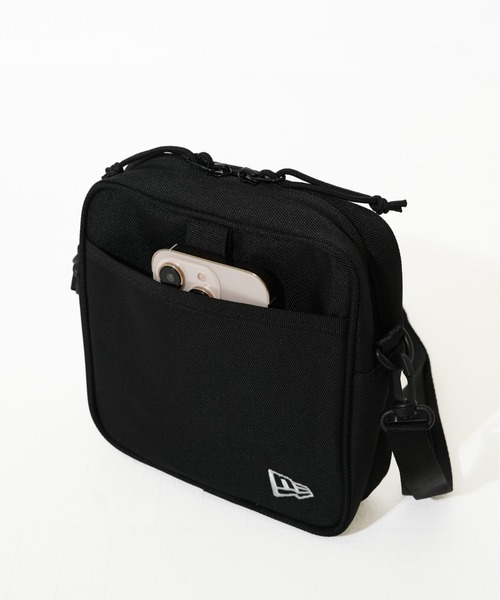 NEW ERA(ニューエラ)の「【NEW ERA/ニューエラ】スクエア ショルダーポーチ 1.5L(ショルダーバッグ・メンズ・ブラック系その他/ブロンズ/その他1/ローズ/レッド/ストーン/オリーブ/グレー系その他/ブルー系その他・FREE)」の15枚目の写真