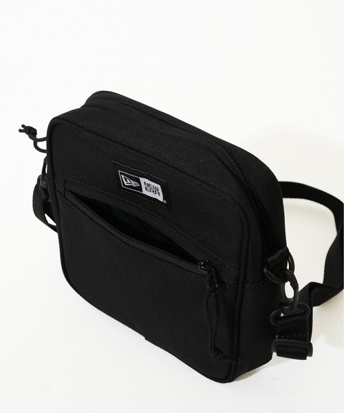 NEW ERA(ニューエラ)の「【NEW ERA/ニューエラ】スクエア ショルダーポーチ 1.5L(ショルダーバッグ・メンズ・ブラック系その他/ブロンズ/その他1/ローズ/レッド/ストーン/オリーブ/グレー系その他/ブルー系その他・FREE)」の16枚目の写真