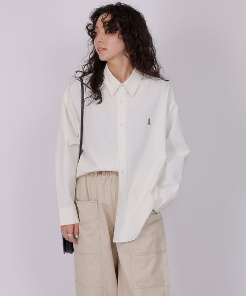 DOUBLE NAME(ダブルネーム)の「ミニ恐竜ワッペンオックスシャツ/ユニセックス(シャツ/ブラウス・レディース・ベージュ/オフホワイト/ブルー・FREE)」の9枚目の写真