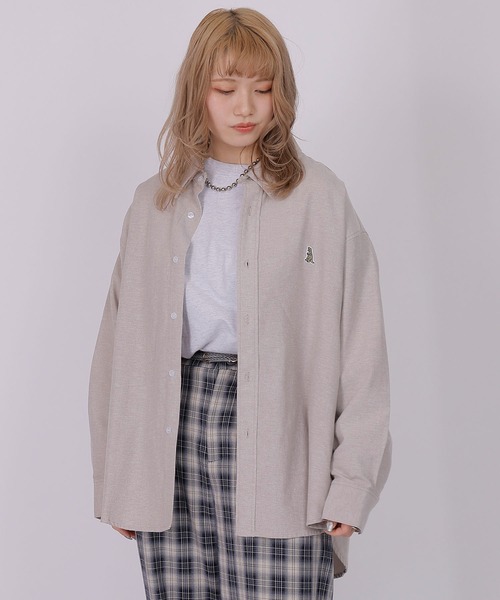 DOUBLE NAME(ダブルネーム)の「ミニ恐竜ワッペンオックスシャツ/ユニセックス(シャツ/ブラウス・レディース・ベージュ/オフホワイト/ブルー・FREE)」の17枚目の写真