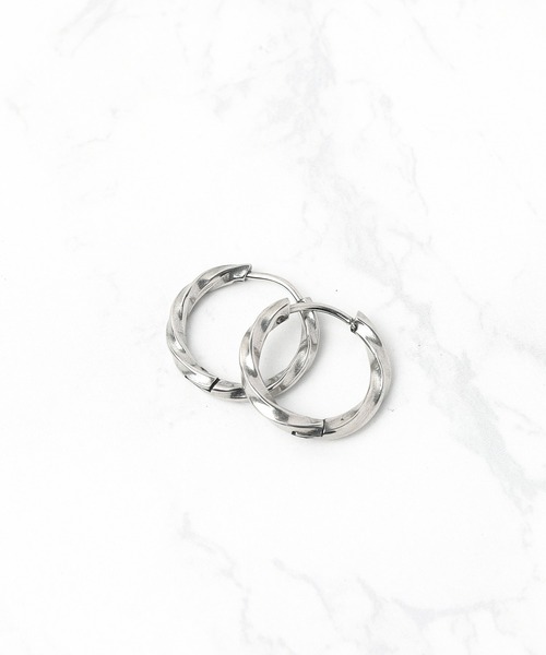 sunny branch（サニーブランチ）の「★Stainless★ Twist Pierce 14mm（ピアス（両耳用）・レディース・シルバー/ブラック/ゴールド・FREE）」の2枚目の写真