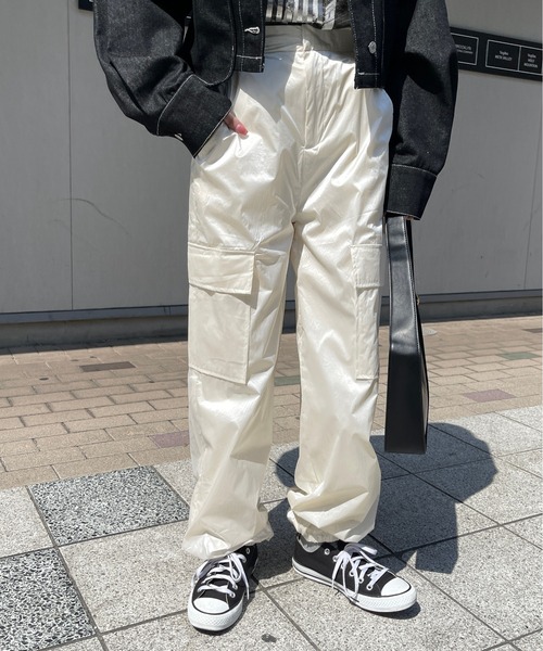 Meli rich(メリーリッチ)の「メタリックカーゴパンツ(カーゴパンツ・レディース・ブラック/オフホワイト・FREE)」の6枚目の写真