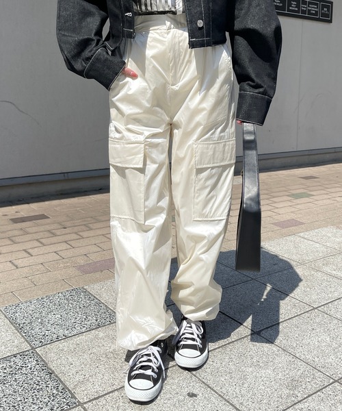 Meli rich(メリーリッチ)の「メタリックカーゴパンツ(カーゴパンツ・レディース・ブラック/オフホワイト・FREE)」の7枚目の写真