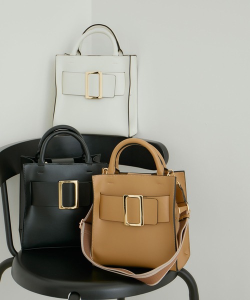 VIS(ビス)の「ビッグバックル2WAYバッグ(ハンドバッグ・レディース・ブラック/オフホワイト/ベージュ系その他2・FREE)」の4枚目の写真