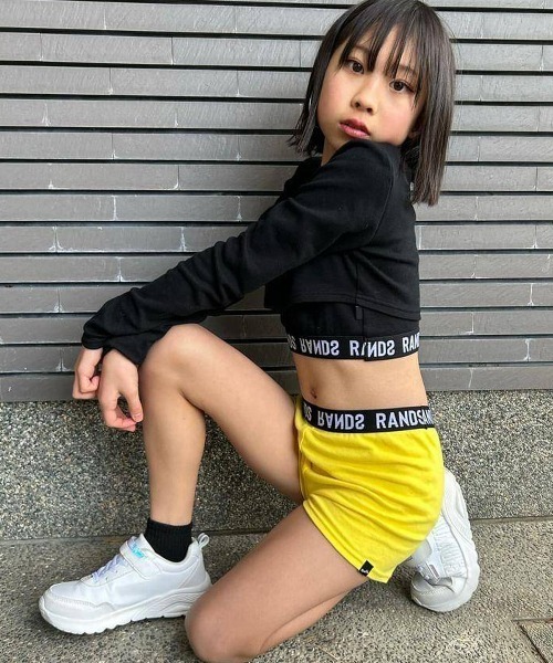RandS/R(ランズアール)の「RandS/R ロゴゴム1分丈レギンス(レギンス/スパッツ・キッズ・オフホワイト/レッド/ブラック/イエロー・M/S/130-140cm/110-120cm)」の6枚目の写真