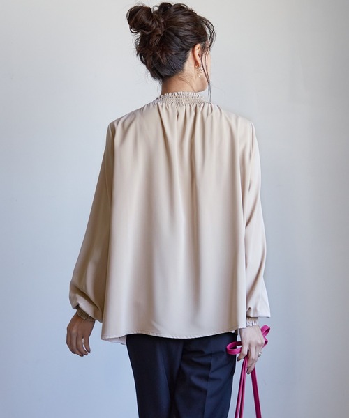 ギャザーシャーリングブラウス（シャツ/ブラウス）｜itto