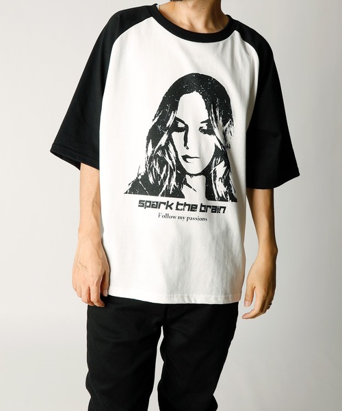 INASTUDIOS ZOO（イーナストゥディオスズー）の「「INASTUDIOS SELECT」プリントTシャツ（Tシャツ/カットソー・メンズ・ブラウン系その他/ブラック系その他2/ブラウン系その他5/ブラウン系その他7/ブラウン系その他2/ブラック系その他3/ブラック系その他5/ブラック系その他7/ブラウン系その他3/ブラック系その他/ブラック/ホワイト×ブラック/ブラウン系/ブラウン系1/ブラウン系その他4/ブラウン系その他6/ブラック系2/ブラウン系3/ブラック系4/ブラック系1/ブラック系3/ブラウン系4/ブラック系その他4/ブラック系その他6/ブラック系/モカ/ブラウン系2・LARGE/X-LARGE/MEDIUM）」の2枚目の写真