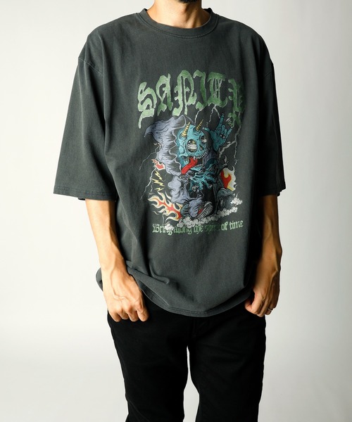 INASTUDIOS ZOO（イーナストゥディオスズー）の「「INASTUDIOS SELECT」プリントTシャツ（Tシャツ/カットソー・メンズ・ブラウン系その他/ブラック系その他2/ブラウン系その他5/ブラウン系その他7/ブラウン系その他2/ブラック系その他3/ブラック系その他5/ブラック系その他7/ブラウン系その他3/ブラック系その他/ブラック/ホワイト×ブラック/ブラウン系/ブラウン系1/ブラウン系その他4/ブラウン系その他6/ブラック系2/ブラウン系3/ブラック系4/ブラック系1/ブラック系3/ブラウン系4/ブラック系その他4/ブラック系その他6/ブラック系/モカ/ブラウン系2・LARGE/X-LARGE/MEDIUM）」の3枚目の写真