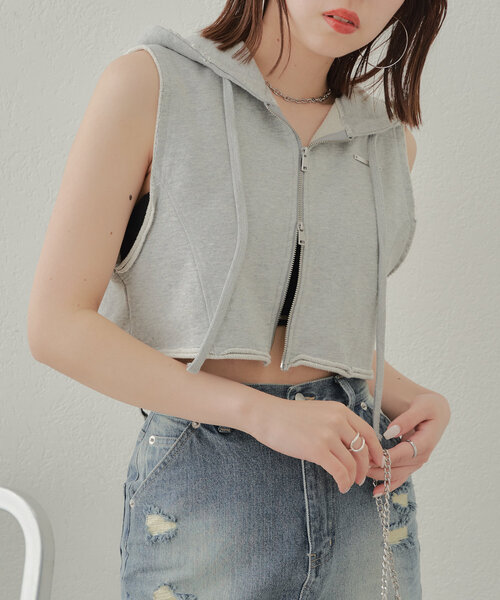 Chico（チコ）の「【セットアップ対応】フード付ノースリZIPパーカー（パーカー・レディース・ホワイト/ブラック/グレー・FREE）」の7枚目の写真