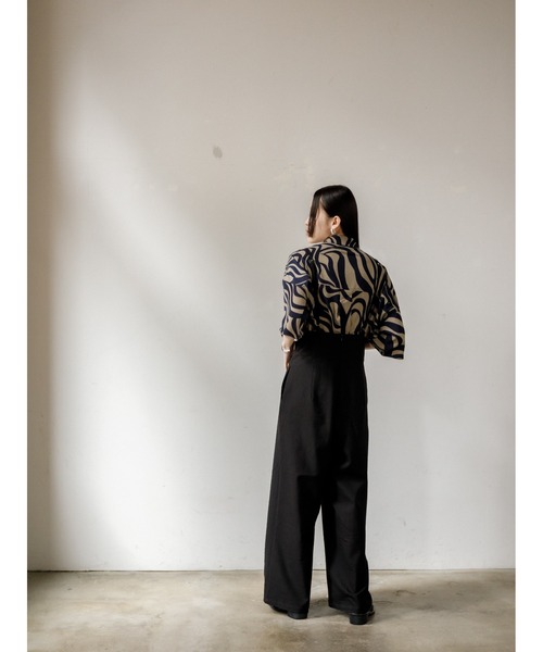 AGAWD（アガウド）の「【先行予約】AGAWD  サイドベルトパンツ　★（サロペット/オーバーオール・レディース・ブラック/グレー/ベージュ・FREE）」の4枚目の写真