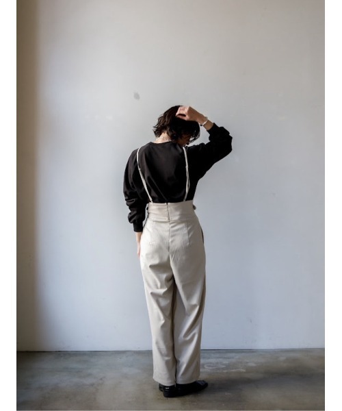 AGAWD（アガウド）の「【先行予約】AGAWD  サイドベルトパンツ　★（サロペット/オーバーオール・レディース・ブラック/グレー/ベージュ・FREE）」の12枚目の写真