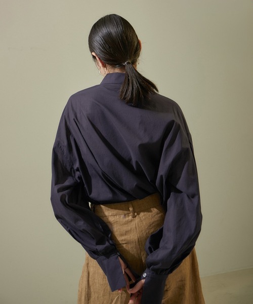 SALON adam et rope'（サロン アダム エ ロペ）の「【WEB限定カラー】コットンワッシャーローンボリュームスリーブブラウス　無地/チェック（シャツ/ブラウス・レディース・ホワイト/ブラウン系その他2/ブルー系その他4/ブラック・FREE）」の13枚目の写真