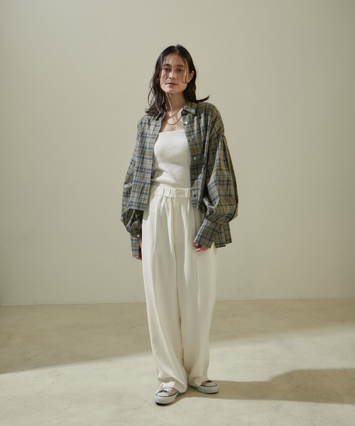 SALON adam et rope'（サロン アダム エ ロペ）の「【WEB限定カラー】コットンワッシャーローンボリュームスリーブブラウス　無地/チェック（シャツ/ブラウス・レディース・ホワイト/ブラウン系その他2/ブルー系その他4/ブラック・FREE）」の6枚目の写真