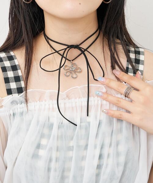 WEGO（ウィゴー）の「WEGO/フラワーリボンチョーカー（ネックレス・レディース・ブラック・FREE）」の3枚目の写真