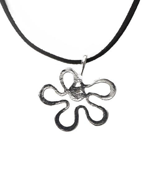 WEGO（ウィゴー）の「WEGO/フラワーリボンチョーカー（ネックレス・レディース・ブラック・FREE）」の6枚目の写真