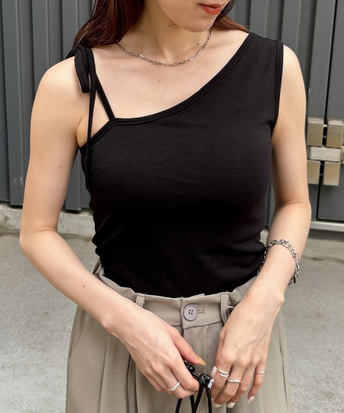 ISOOK(アイスー)の「【ISOOK / アイスー】アシンメトリーデザインタンクトップ / アシメタンクトップ リボン ワンショル キャミソール ZOZOTOWN限定(タンクトップ・レディース・ブラック/カーキ/ホワイト・FREE)」の8枚目の写真