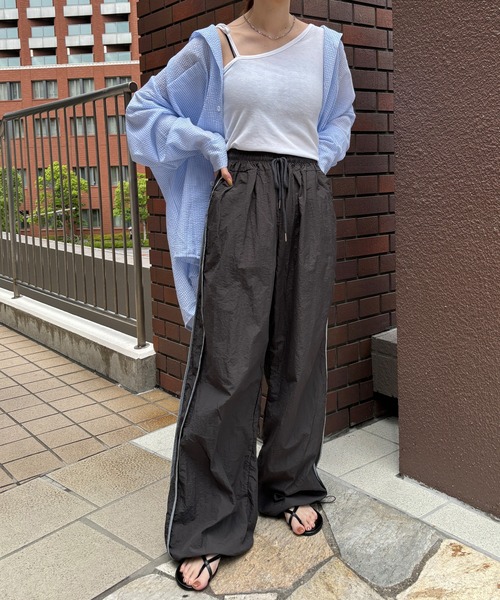 ISOOK(アイスー)の「【ISOOK / アイスー】アシンメトリーデザインタンクトップ / アシメタンクトップ リボン ワンショル キャミソール ZOZOTOWN限定(タンクトップ・レディース・ブラック/カーキ/ホワイト・FREE)」の18枚目の写真