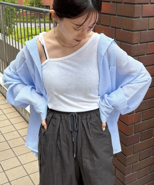 ISOOK(アイスー)の「【ISOOK / アイスー】アシンメトリーデザインタンクトップ / アシメタンクトップ リボン ワンショル キャミソール ZOZOTOWN限定(タンクトップ・レディース・ブラック/カーキ/ホワイト・FREE)」の17枚目の写真