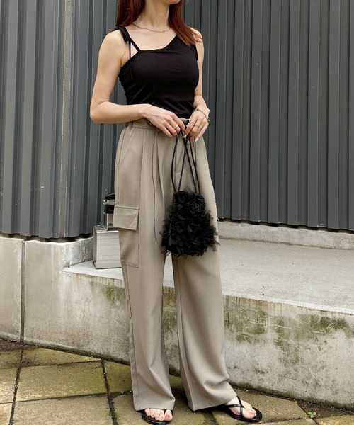 ISOOK(アイスー)の「【ISOOK / アイスー】アシンメトリーデザインタンクトップ / アシメタンクトップ リボン ワンショル キャミソール ZOZOTOWN限定(タンクトップ・レディース・ブラック/カーキ/ホワイト・FREE)」の9枚目の写真