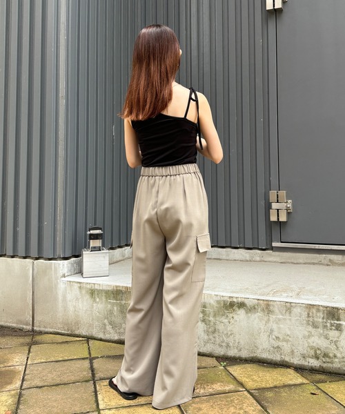 ISOOK(アイスー)の「【ISOOK / アイスー】アシンメトリーデザインタンクトップ / アシメタンクトップ リボン ワンショル キャミソール ZOZOTOWN限定(タンクトップ・レディース・ブラック/カーキ/ホワイト・FREE)」の6枚目の写真