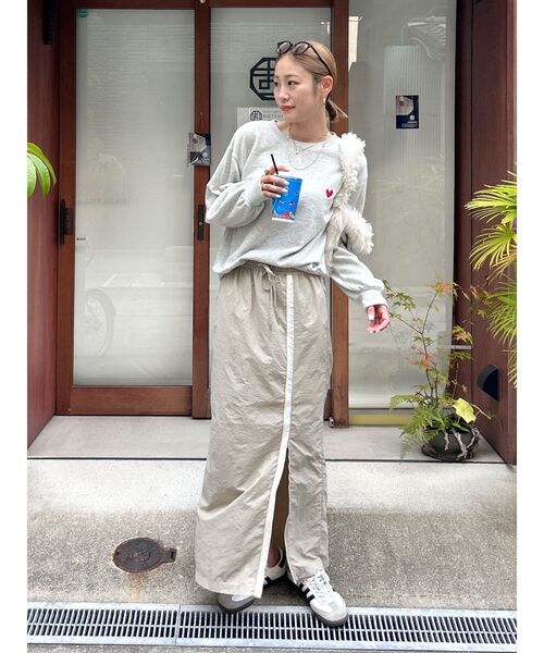 Ungrid（アングリッド）の「【WEB限定】ワンポイントエンブロイダリースウェット（スウェット・レディース・ネイビー/チャコールグレー/ピンク/ライトグレー・FREE）」の11枚目の写真