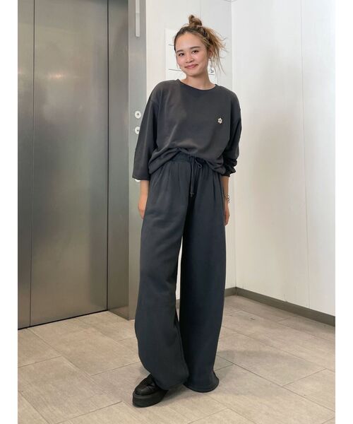 Ungrid（アングリッド）の「【WEB限定】ワンポイントエンブロイダリースウェット（スウェット・レディース・ネイビー/チャコールグレー/ピンク/ライトグレー・FREE）」の14枚目の写真