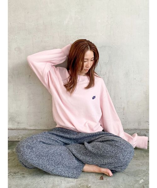 Ungrid（アングリッド）の「【WEB限定】ワンポイントエンブロイダリースウェット（スウェット・レディース・ネイビー/チャコールグレー/ピンク/ライトグレー・FREE）」の15枚目の写真