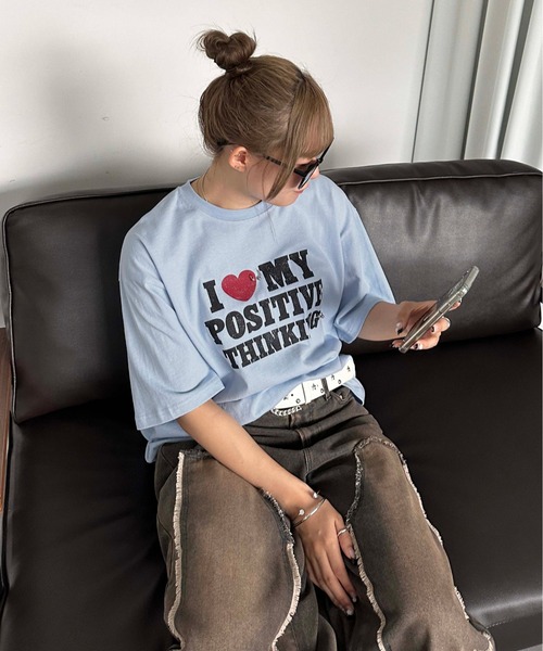 sedacle(セダクル)の「ILOVEチャームT(Tシャツ/カットソー・メンズ・ブラック/オフホワイト/ブルー・SMALL/MEDIUM/LARGE)」の3枚目の写真