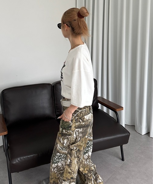 sedacle(セダクル)の「ILOVEチャームT(Tシャツ/カットソー・メンズ・ブラック/オフホワイト/ブルー・SMALL/MEDIUM/LARGE)」の5枚目の写真