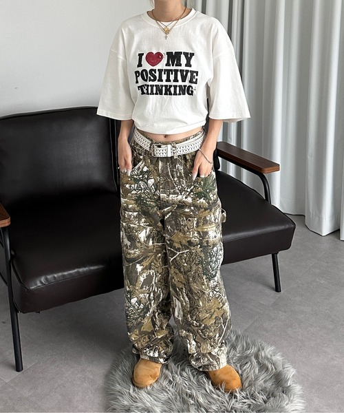 sedacle(セダクル)の「ILOVEチャームT(Tシャツ/カットソー・メンズ・ブラック/オフホワイト/ブルー・SMALL/MEDIUM/LARGE)」の6枚目の写真