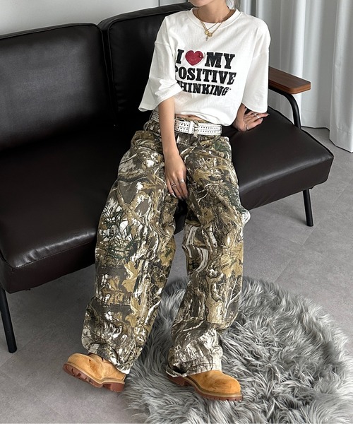 sedacle(セダクル)の「ILOVEチャームT(Tシャツ/カットソー・メンズ・ブラック/オフホワイト/ブルー・SMALL/MEDIUM/LARGE)」の7枚目の写真