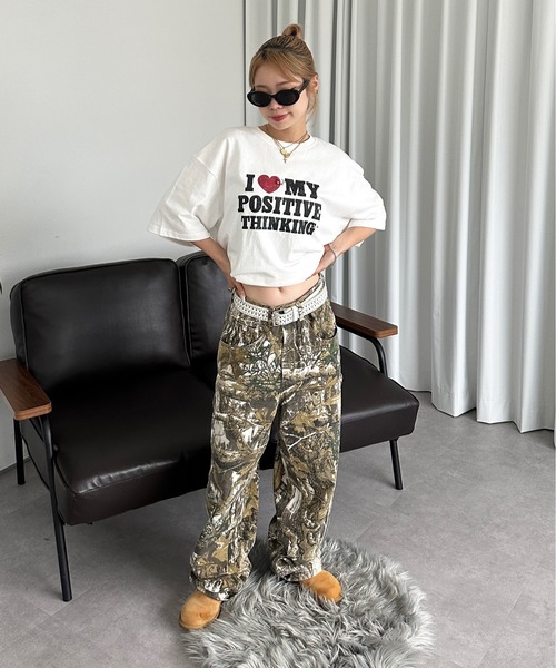 sedacle(セダクル)の「ILOVEチャームT(Tシャツ/カットソー・メンズ・ブラック/オフホワイト/ブルー・SMALL/MEDIUM/LARGE)」の8枚目の写真