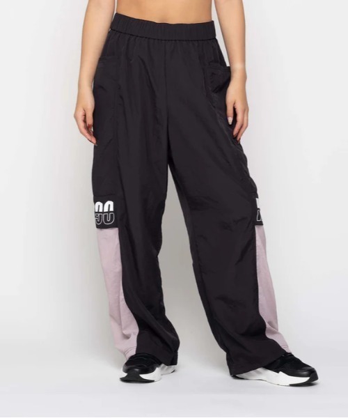 ROXY(ロキシー)の「BEAT THE HEAT PANTS/ロキシーロゴナイロンワイドパンツ(その他パンツ・レディース・ブルー/ブラック・LARGE/MEDIUM/SMALL)」の4枚目の写真