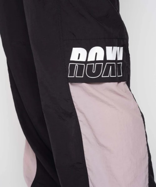 ROXY(ロキシー)の「BEAT THE HEAT PANTS/ロキシーロゴナイロンワイドパンツ(その他パンツ・レディース・ブルー/ブラック・LARGE/MEDIUM/SMALL)」の14枚目の写真