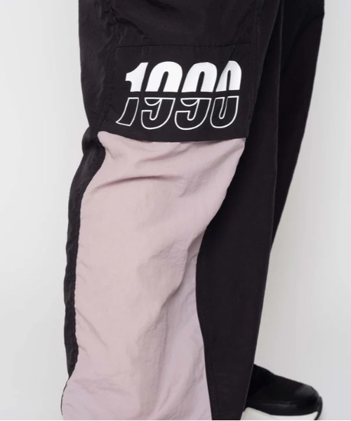 ROXY(ロキシー)の「BEAT THE HEAT PANTS/ロキシーロゴナイロンワイドパンツ(その他パンツ・レディース・ブルー/ブラック・LARGE/MEDIUM/SMALL)」の15枚目の写真