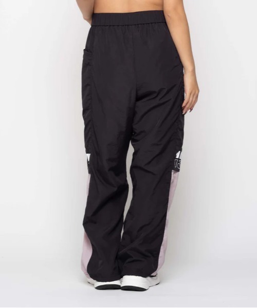 ROXY(ロキシー)の「BEAT THE HEAT PANTS/ロキシーロゴナイロンワイドパンツ(その他パンツ・レディース・ブルー/ブラック・LARGE/MEDIUM/SMALL)」の11枚目の写真