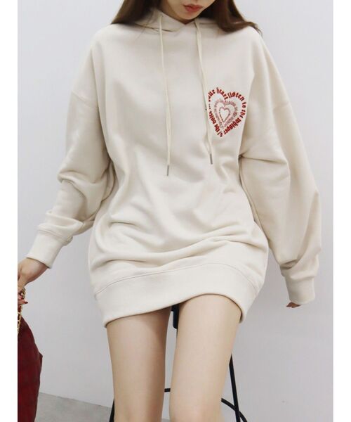 EVRIS（エヴリス）の「HEART GRAPHIC BIG フーディ（パーカー・レディース・ブラック/グレー/ホワイト・FREE）」の2枚目の写真