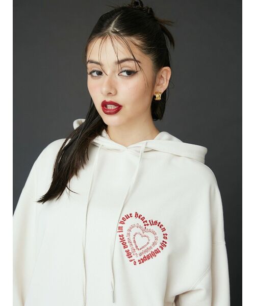 EVRIS（エヴリス）の「HEART GRAPHIC BIG フーディ（パーカー・レディース・ブラック/グレー/ホワイト・FREE）」の4枚目の写真