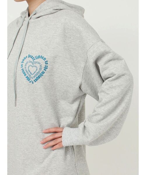 EVRIS（エヴリス）の「HEART GRAPHIC BIG フーディ（パーカー・レディース・ブラック/グレー/ホワイト・FREE）」の13枚目の写真