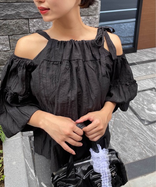 ketty cherie（ケティシェリー）の「ボリュームスリーブ肩開きブラウス≪洗濯機で洗える≫（シャツ/ブラウス・レディース・ブラック/オフホワイト・M）」の16枚目の写真