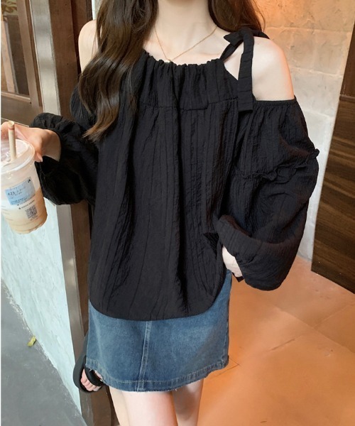 ketty cherie（ケティシェリー）の「ボリュームスリーブ肩開きブラウス≪洗濯機で洗える≫（シャツ/ブラウス・レディース・ブラック/オフホワイト・M）」の5枚目の写真