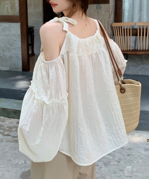 ketty cherie（ケティシェリー）の「ボリュームスリーブ肩開きブラウス≪洗濯機で洗える≫（シャツ/ブラウス・レディース・ブラック/オフホワイト・M）」の11枚目の写真