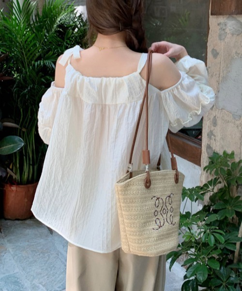 ketty cherie（ケティシェリー）の「ボリュームスリーブ肩開きブラウス≪洗濯機で洗える≫（シャツ/ブラウス・レディース・ブラック/オフホワイト・M）」の12枚目の写真