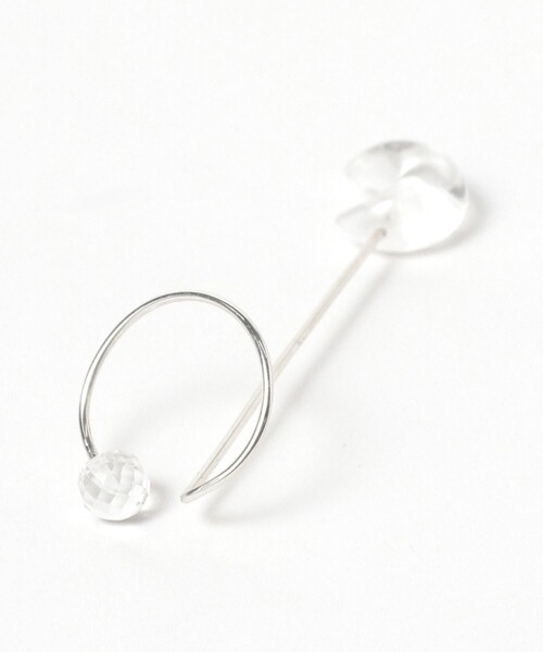 Ray BEAMS（レイビームス）の「【別注】RACKETS / CRESENT MOON EARCUFF（イヤーカフ・レディース・シルバー・ONE SIZE）」の2枚目の写真